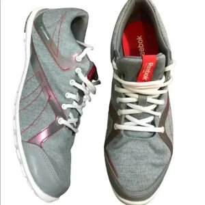 Reebok Shoes Sneakers Women’s Realflex Gray &  Red Tennis Shoe Size 9.5